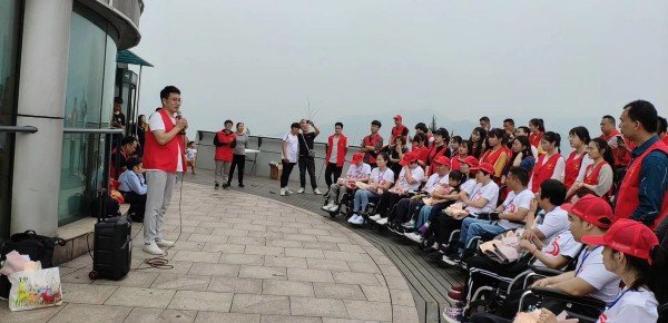 人民楷模——章奕亮