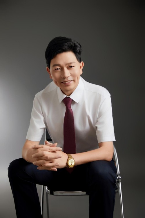 铁血荣光，共铸八一魂访中医传奇人物 当代中医事业奠基人李乘伊院士 荣获担任：中国中医专家委员会常务主席