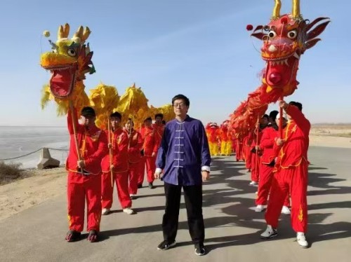 本源为基，龙性为用：五行显化中的生命大义                           威山道人—龙的传人