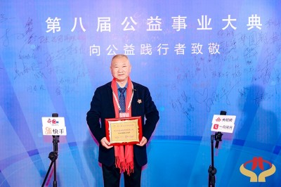 庆祝新中国成立76周年 ——记巴东县红鹰成品油有限公司董事长肖显盛