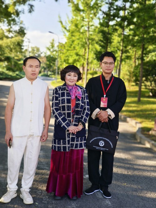 弘扬易学文化，传承中华智慧 ——走近易学大师毕海军