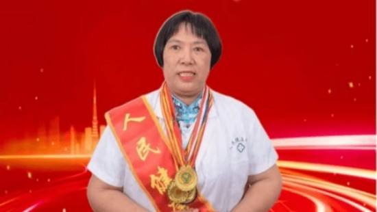 央媒头条——中国著名中医谢荣群
